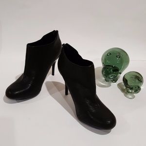 FINAL PRICE!NWOT Kenneth Cole Leather Ankle Boots